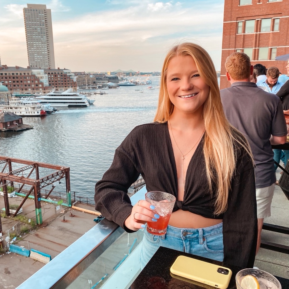 Meet your Posher, Laura
